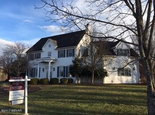1500 Oakmont Dr, Williamsport, PA 17701
