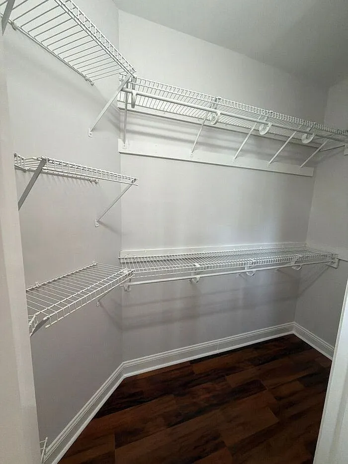 3 bed, 2.5 bath, 1404 sqft, $2,395 — Photo 4