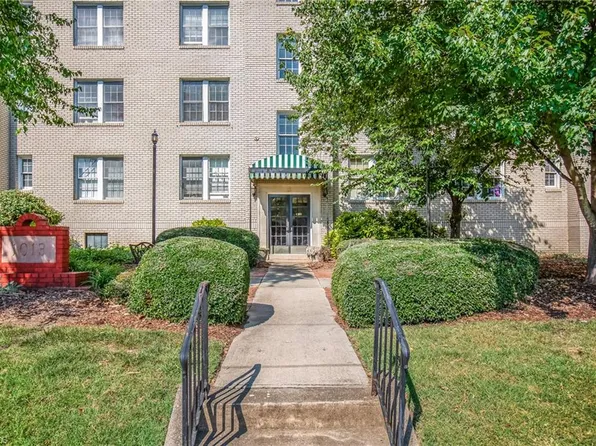 1013 N Elm St APT B4, Greensboro, NC 27401
