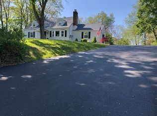 882 Valley Rd, Gillette, NJ 07933