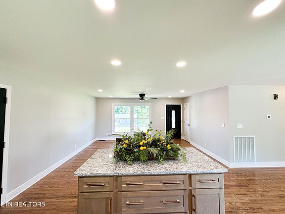 4th image of 508 Westbury Dr