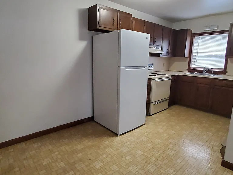 415 E 4th St #6 — Photo 7