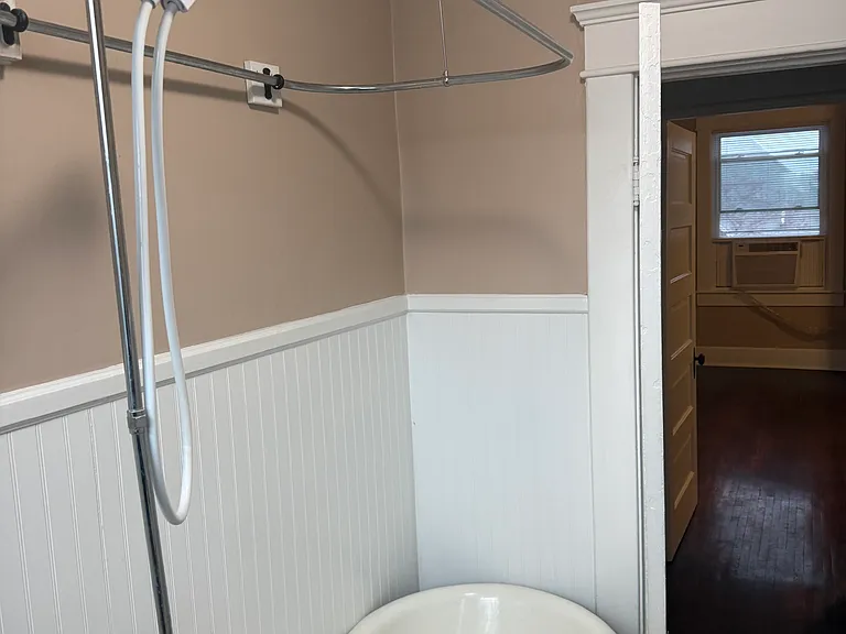 400 Hill Ave #B — Photo 10
