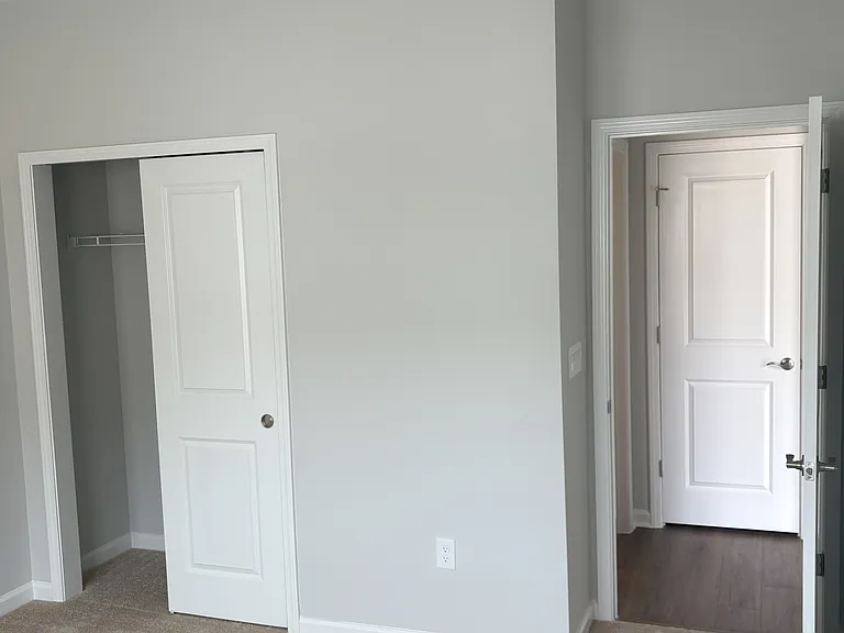 152 Highpointe Dr — Photo 34
