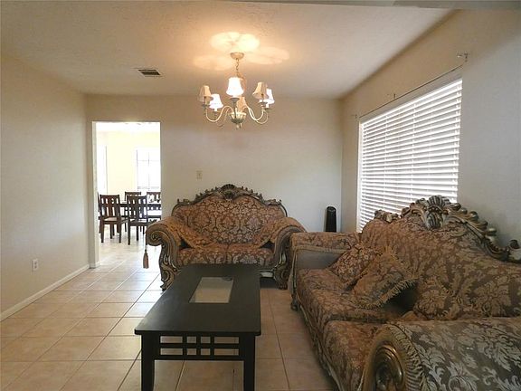 5th image of 15327 Hillside Park Way