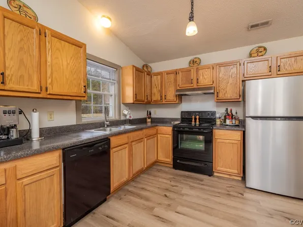 400 Leeds Ln, Jarratt, VA 23867