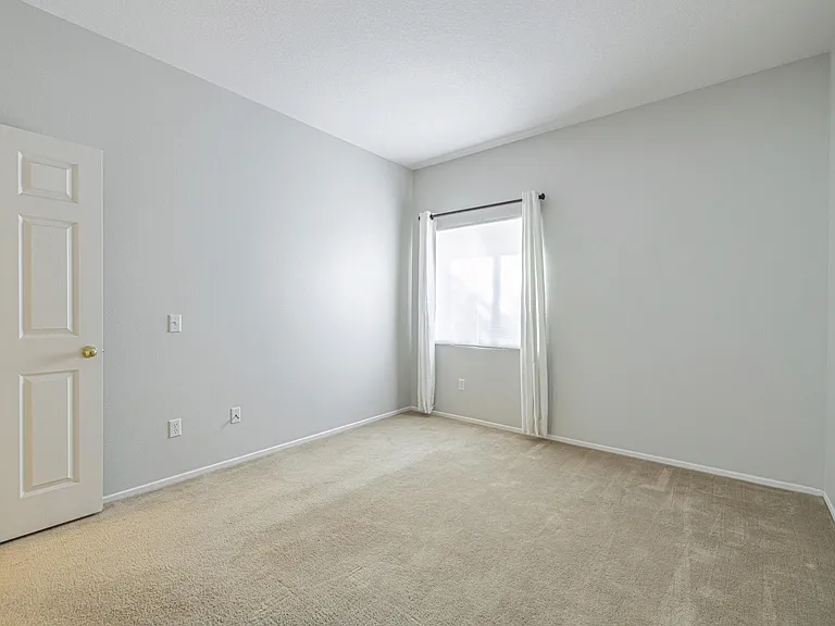 5549 Las Brisas Ter — Photo 36