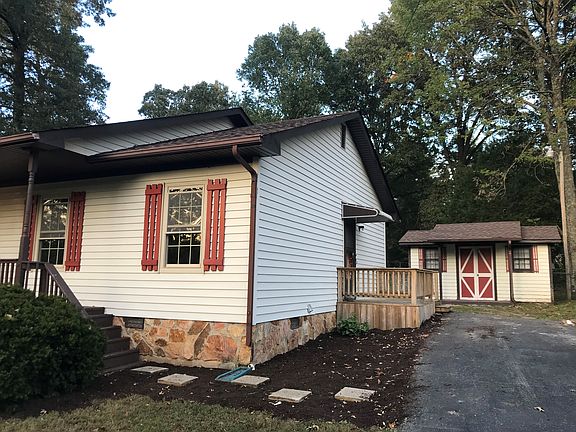 4th image of 145 Hickory Ln