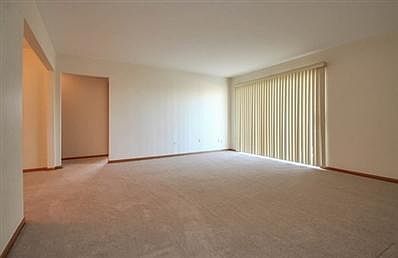 2nd image of 1365 Ashland Ave APT 605