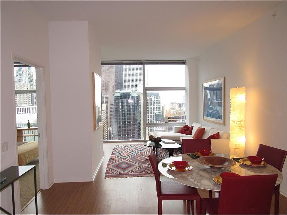 1st image of 203 E Illinois St #1B