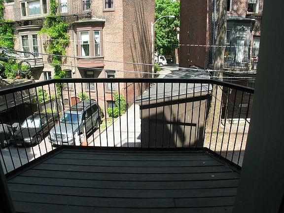 2nd image of 132 Pembroke St #2