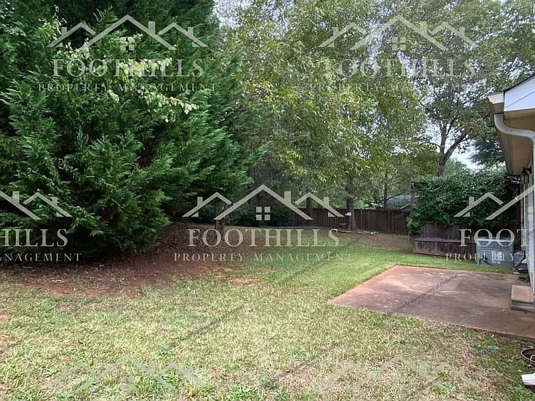 107 Ashton Ln — Photo 13