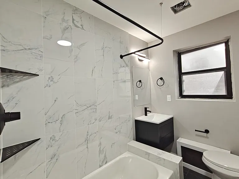Forest Park Apartments — Photo 6
