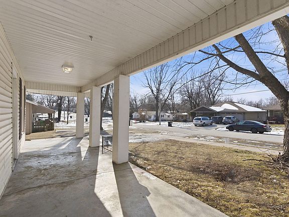 3rd image of 2632 N Kellett Avenue