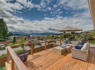 17206 NE 7th Pl, Bellevue, WA 98008
