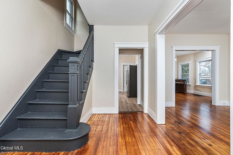 4th image of 3 Mapleridge Avenue