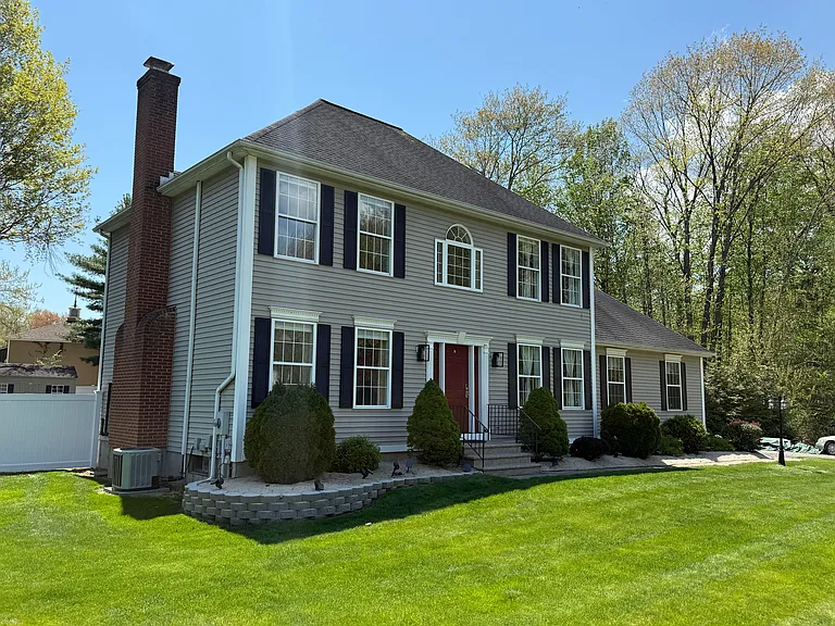 5 Ice Pond Rd — Photo 3