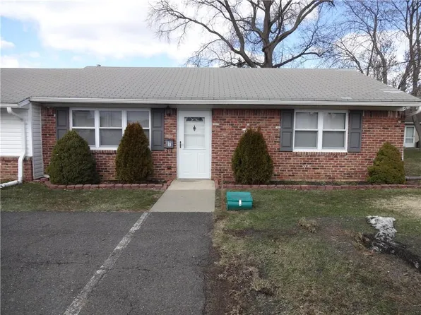 7 Nebraska Dr, Matawan, NJ 07747