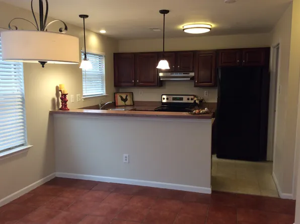 7359 Sauerkraut Ln, Macungie, PA 18062
