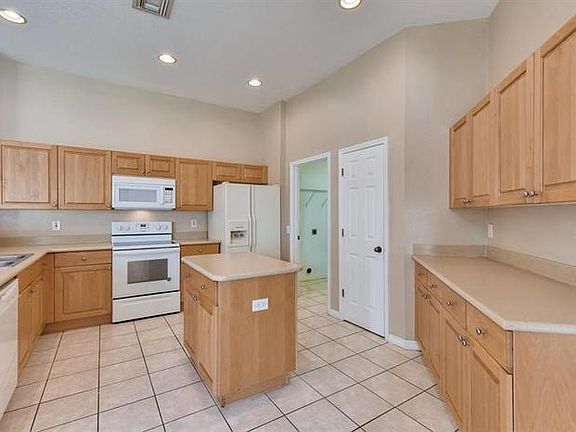 2nd image of 11809 Holly Creek Dr