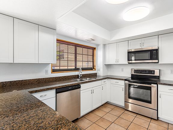 3rd image of 1504 E Malibu Dr