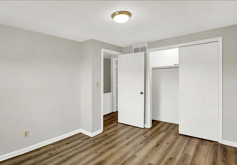 278 Walnut St #7 — Photo 12