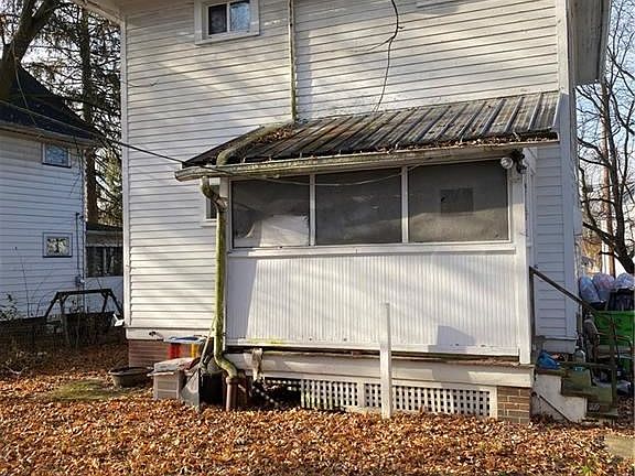 3rd image of 709 N Buckeye St