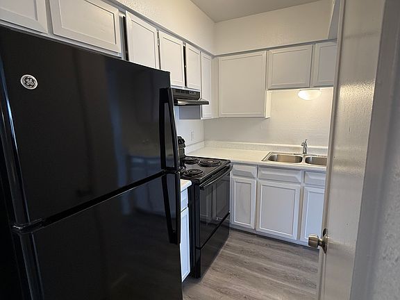 2nd image of 6310 N Black Canyon Hwy #215