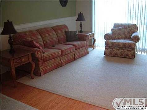 4th image of 80 Shadowlawns Dr