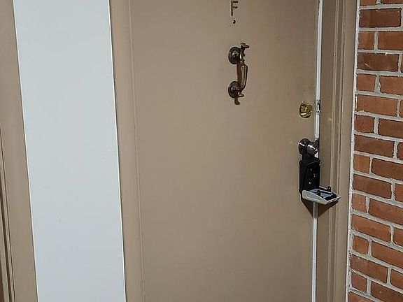4th image of 217 Crocker Dr APT F