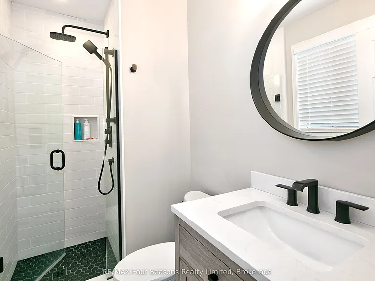 104 Lauries Ct — Photo 11