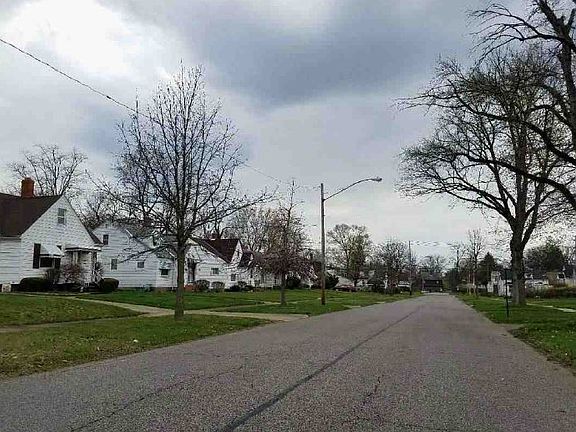 5th image of 3814 Lee Heights Blvd