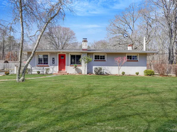 146 Halsey Manor Road, Manorville, NY 11949