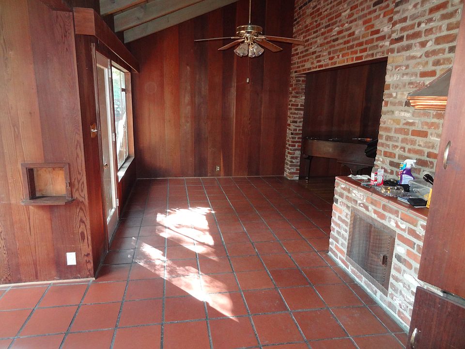 1st image of 98 W Stadium Dr