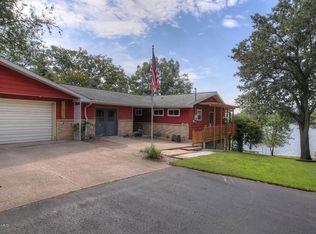 1250 W Ridgeview St, Newaygo, MI 49337