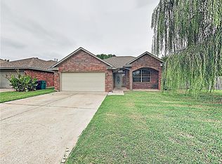 12273 SW 9th St, Yukon, OK 73099