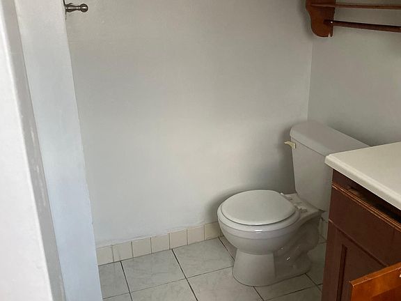 4th image of 905 San Benito Dr