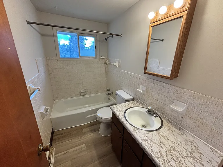 238 Kennedy St #3 — Photo 5