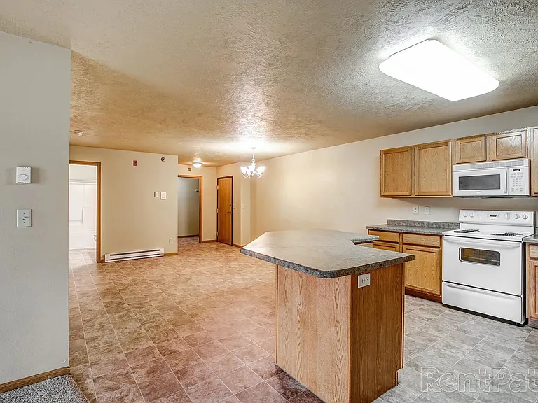 Hawk Pointe Apartments — Photo 7