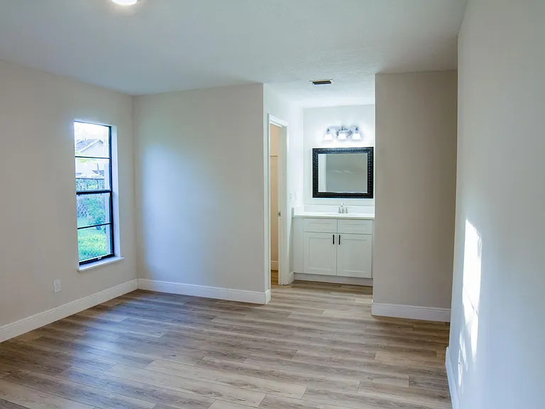 1702 Sanford Ave — Photo 12