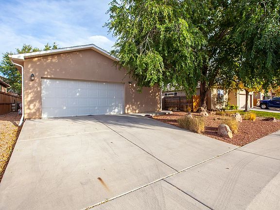 2nd image of 412 Bear Dance Dr