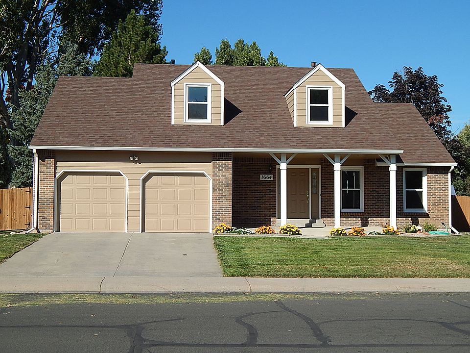2-Story in Golden Meadows