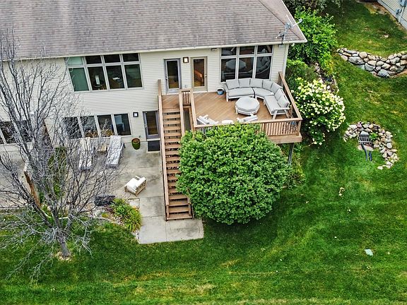 2nd image of 769 Glen Oaks Ter