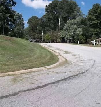 2nd image of 4945 Manor Dr