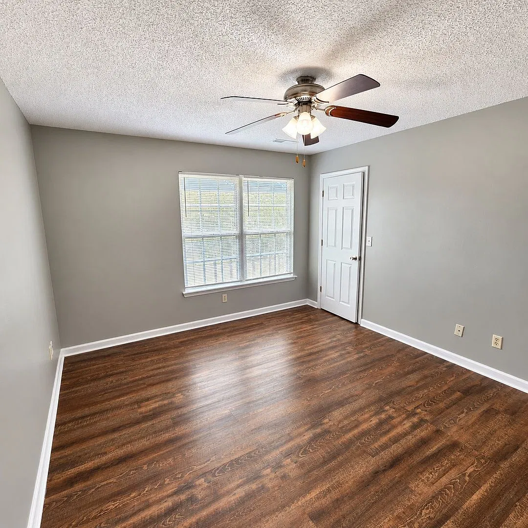 2 bed, 1.5 bath, 1000 sqft, $1,100 — Photo 4