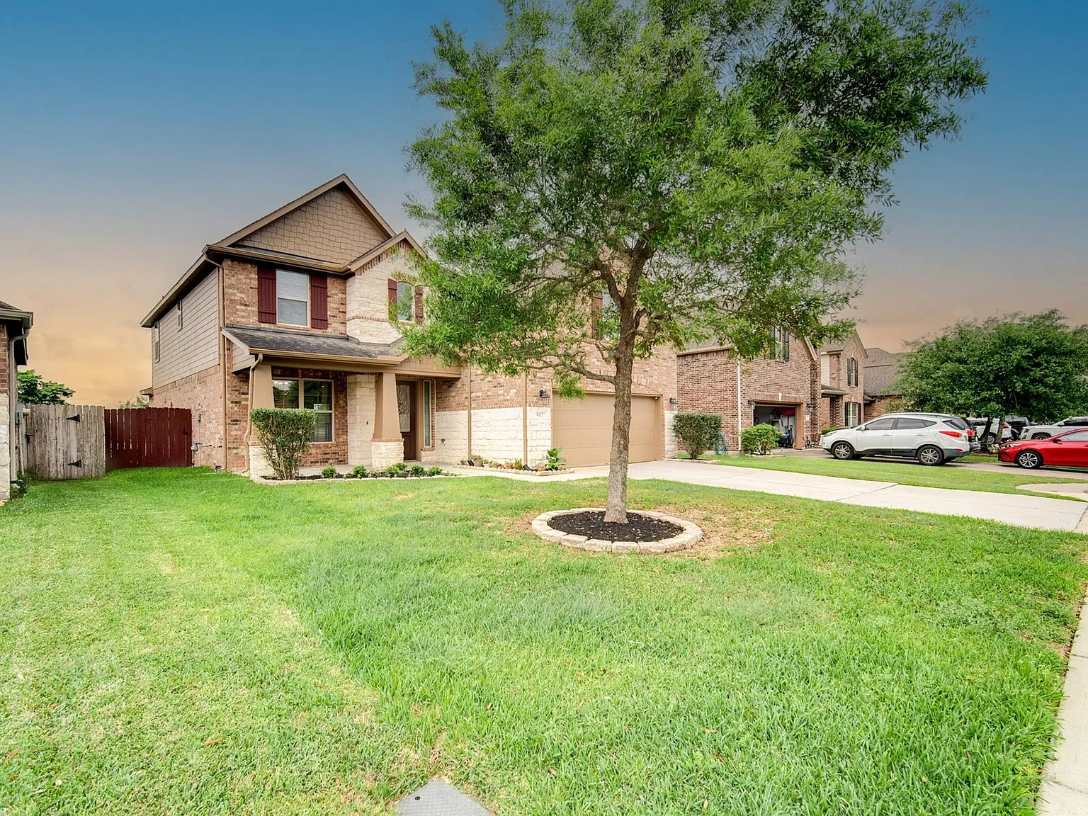 4 bed, 3.5 bath, 2989 sqft, $2,900 — Photo 1