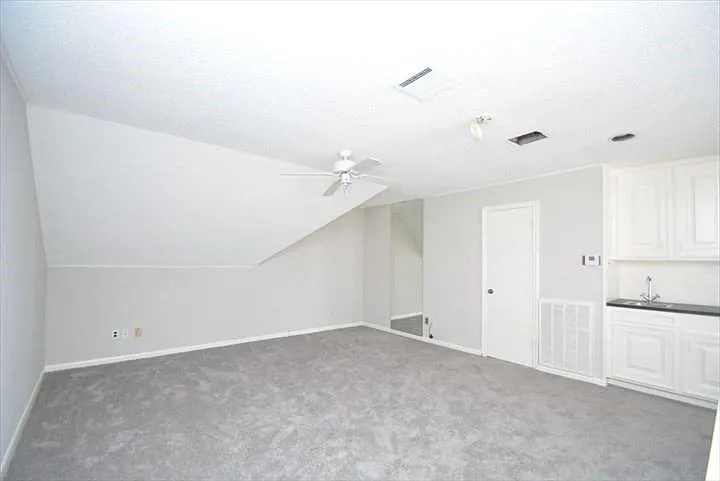 538 Longview Dr — Photo 19