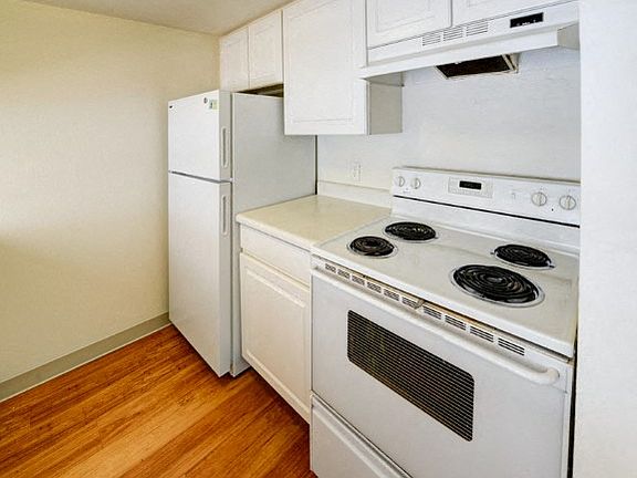 1111 Maxwell #101 Kitchen