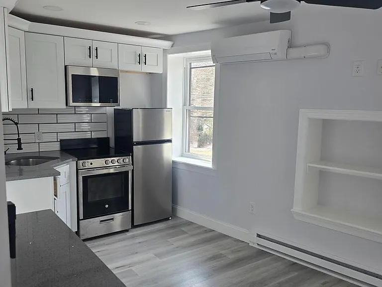 5925 Ridge Ave #2F — Photo 2