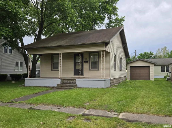 360 W Wells St, Bushnell, IL 61422
